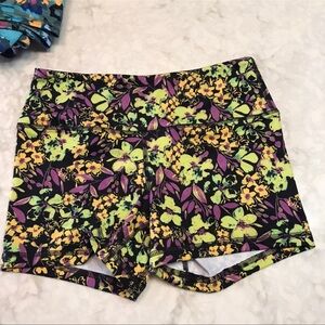 Fleo power high rise AT NIGHT medium shorts